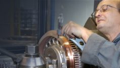 Fraiseur dans l'industrie